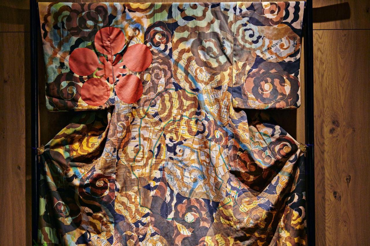 Hyatt Centric Kanazawa Eksteriør bilde A silk fabric
